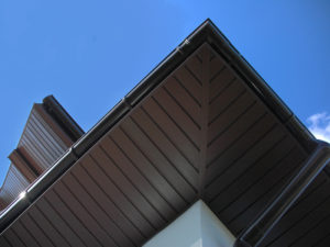 sofit-korichnevyj-primer